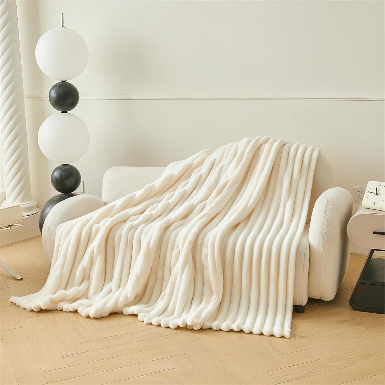 Pohodlná přikrývka 200X230 Cm - Hřejivá a nadýchaná přikrývka na postel a pohovku Přikrývka pro maminku, ženu a přítelkyni (béžová, 200X230Cm) Postele a přikrývky KEAYOO