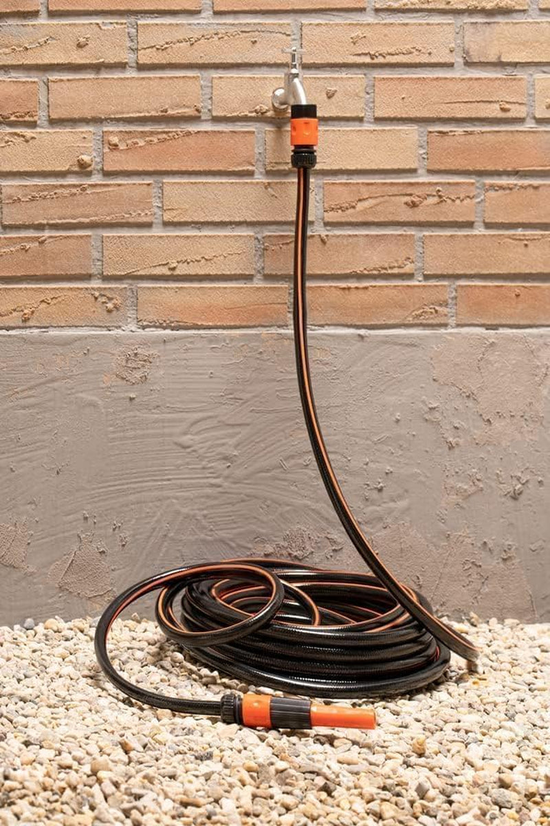 Furtun de grădină BLACK+DECKER 15 metri - Ø13MM - PVC durabil - Udarea grădinii, spălarea mașinii, umplerea piscinei - Compatibil cu orice robinet standard - Negru/Portocaliu