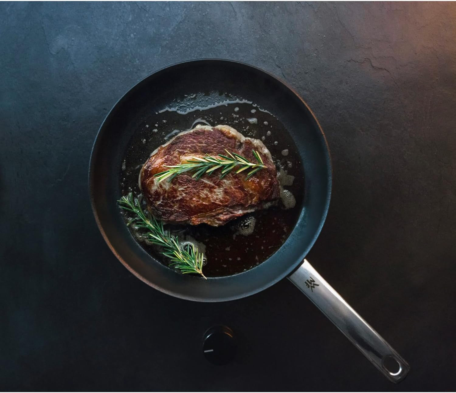 Pánev WMF Devil 28 cm indukce, keramický povrch Hrnce a pánve Naty Shop