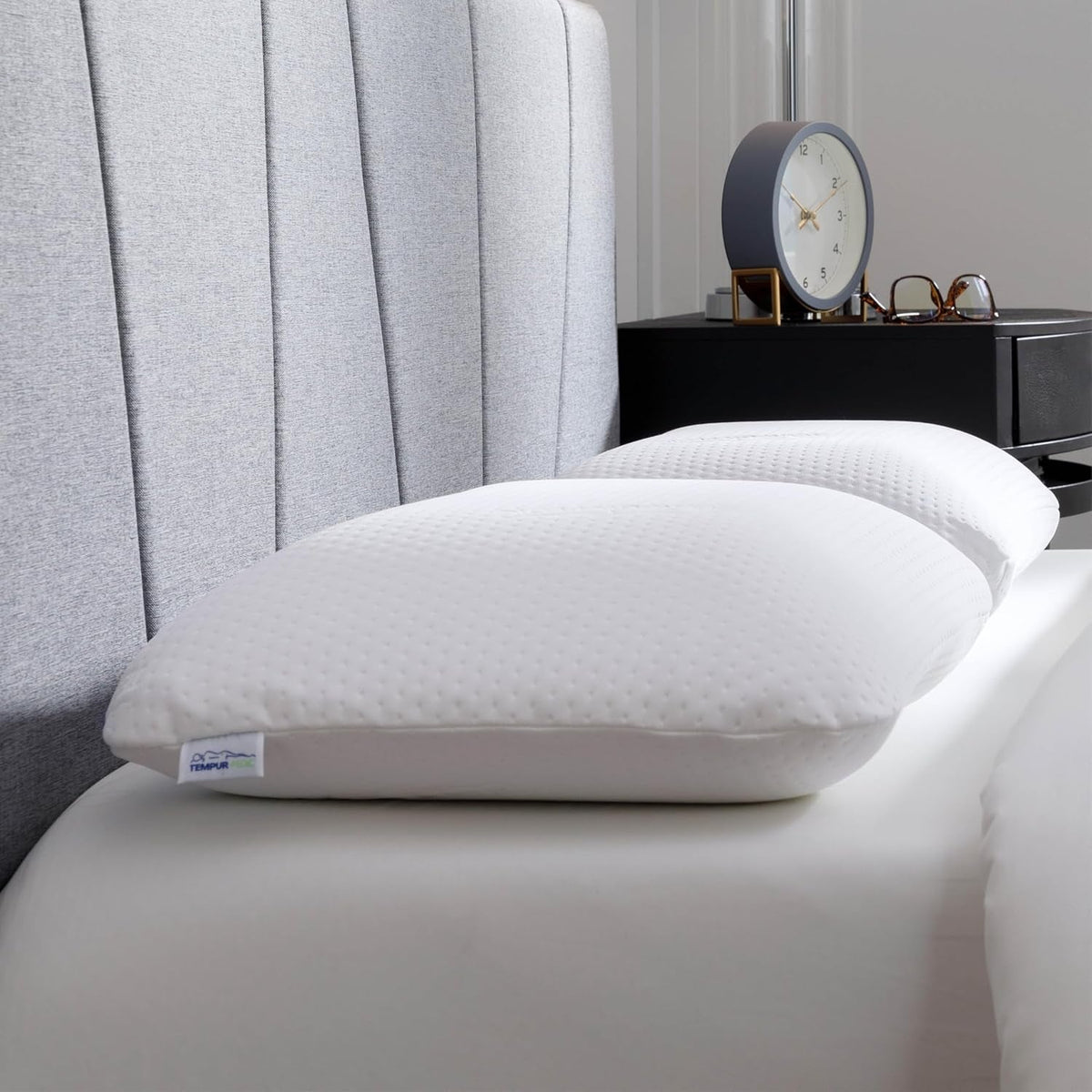 TEMPUR-PEDIC Pernă Symphony Fabricată din spumă cu memorie, Luxuriantă, Moale, Standard, Albă Perne standard Naty Shop 2018