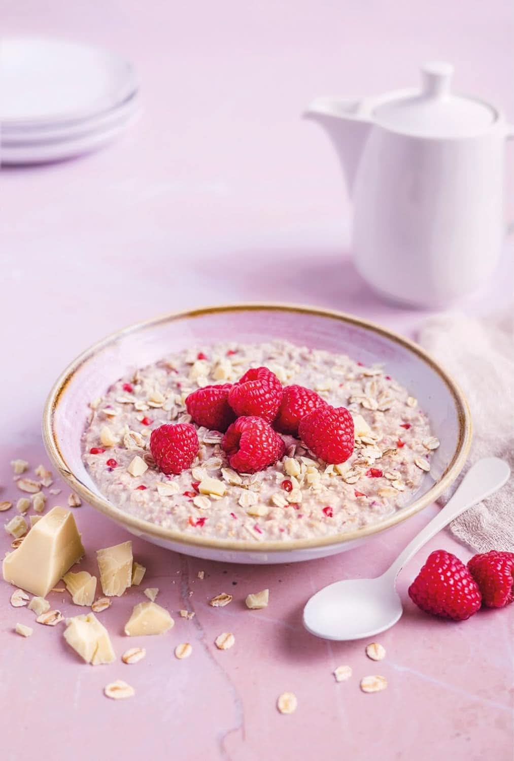 RUF Porridge Raspberry White Choc, Porridge instant cu bucăți de zmeură și ciocolată albă rasă, 65 de grame Cereale Naty Shop
