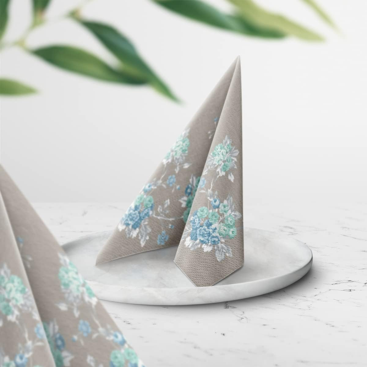 PAW - Șervețele 3 straturi (33 X 33 Cm) I 20 bucăți I Perfect pentru zile de naștere, petreceri, nunți, comuniuni și sărbători I Șervețele de hârtie colorate - flori elegante I Culoare: Peaceful Garden