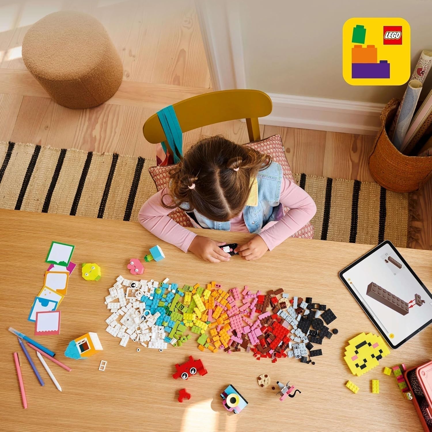 LEGO Classic Creative Fun Box, Barevné stavebnice pro nápadité hraní rolí, Stavebnice pro začátečníky, Hračky pro dívky a chlapce od 5 let, Přestavitelné modely 11042 Stavebnic Besuche den LEGO-Store