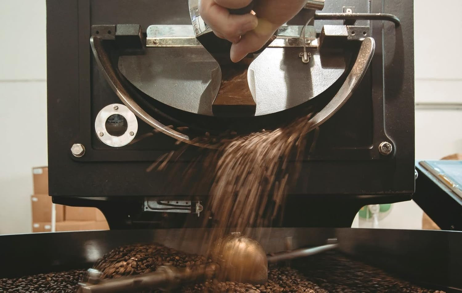 Espresso Napoletano BLACK OF NAPLES - extrem de intens și cremos - aciditate foarte scăzută - boabe întregi 100% Robusta 500g