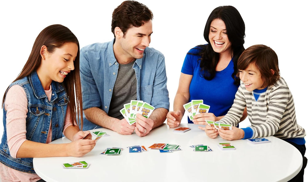 Mattel Games Skip-BO, rodinná karetní hra, perfektní jako dětská hra, cestovní hra nebo hra pro dospělé, desková hra, pro 2–6 hráčů, věk 7+, 52370