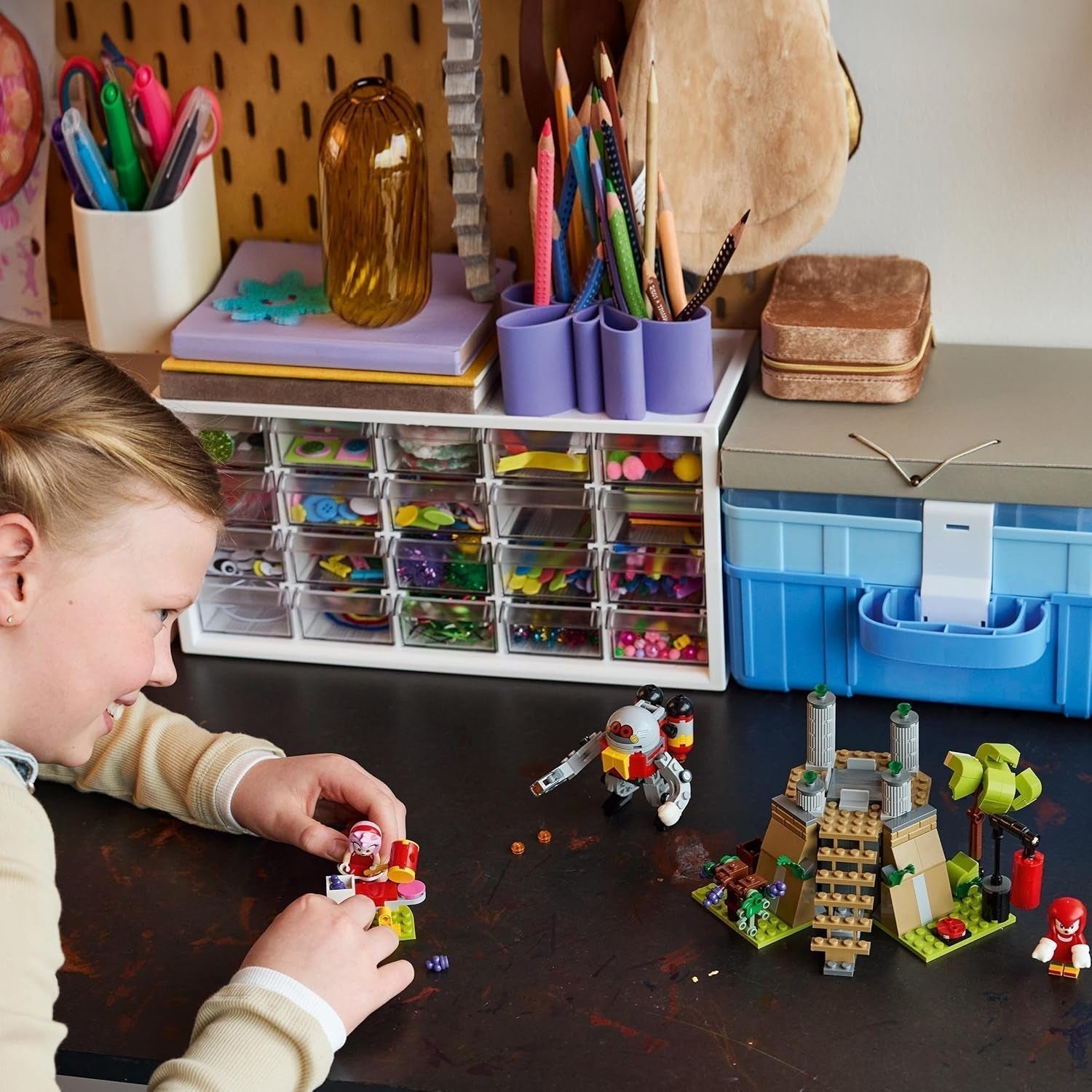 LEGO Sonic the Hedgehog Knuckles and the Shrine of Master Emerald Sběratelská hračka Hračka Dárek Dobrodružná stavebnice pro chlapce a dívky 8 let 76998 Stavebnice Besuche den LEGO-Store