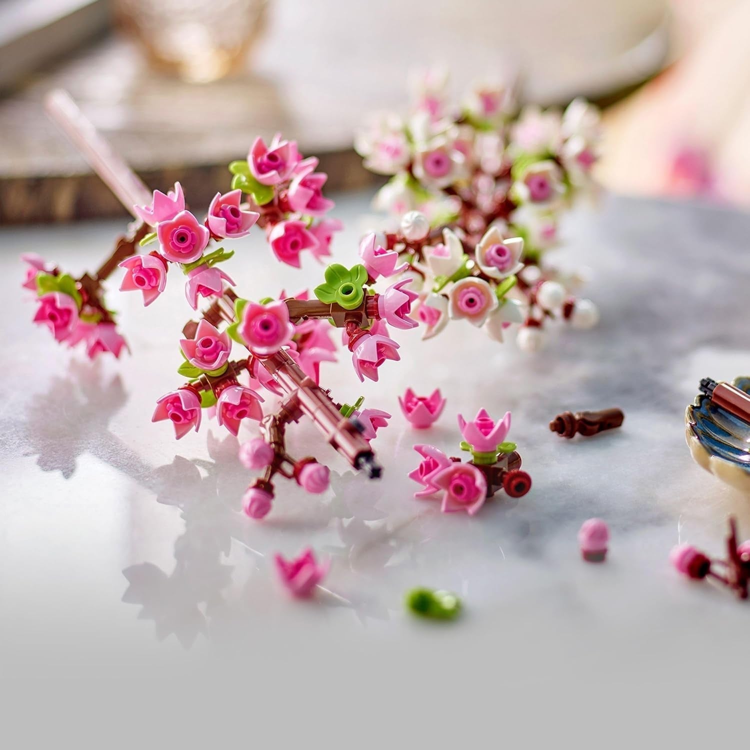 LEGO Botanicals Cherry Blossoms - Umělé květiny ke stavění - Dekorace na stůl pro děti - Kytice na vystavení - Dárek pro ženy a muže od 8 let - Kolekce botaniky 40725 Stavebnice Besuche den LEGO-Store