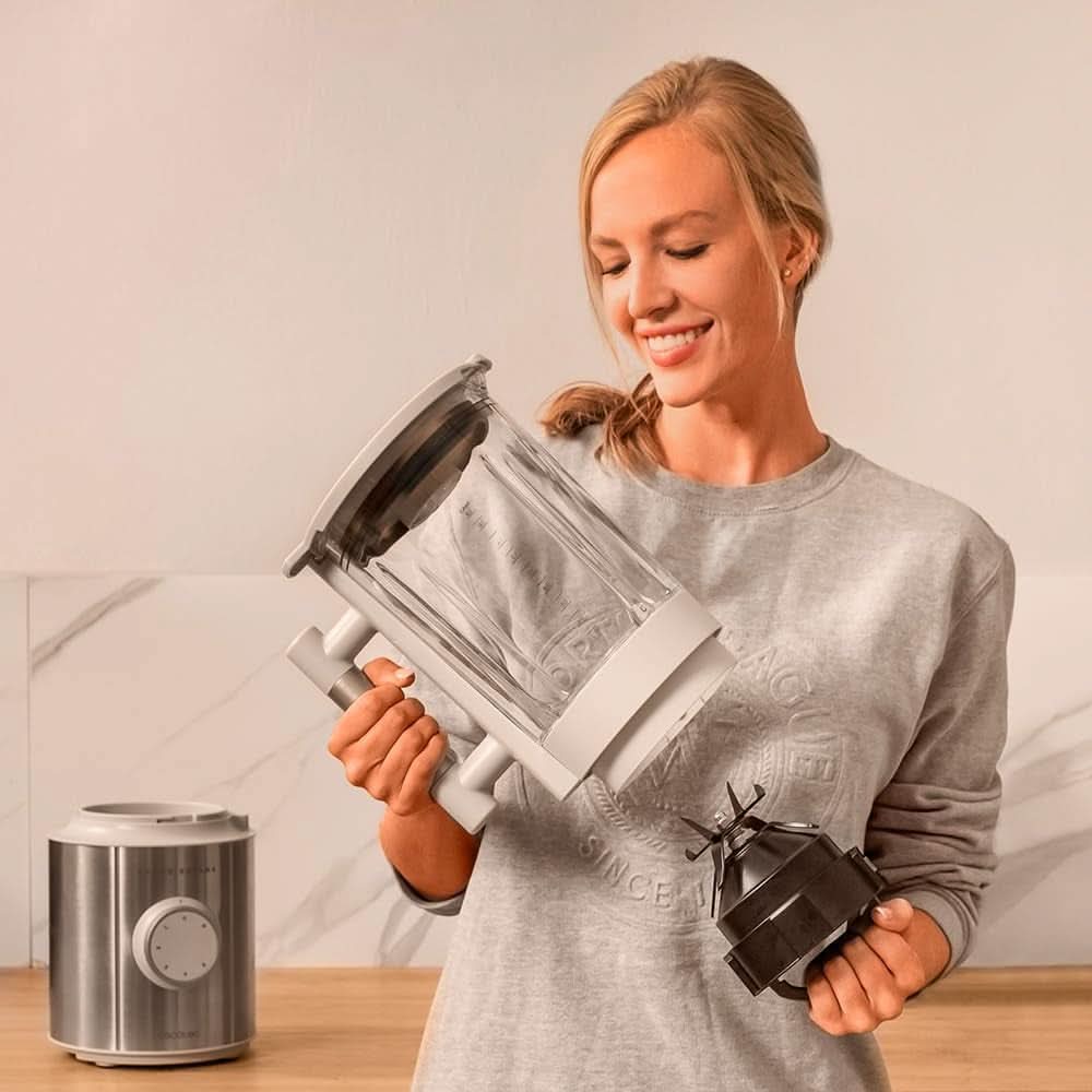 Cecotec Standmixer Grand Katana 2700MAX Total Destroy W. Maximalleistung 2700W, Gegenläufige Technologie, 8-Klingen-Messer Mit Schwarzer Titanbeschichtung, Thermoresistenter Krug 1,8L Mother and Child Naty Shop