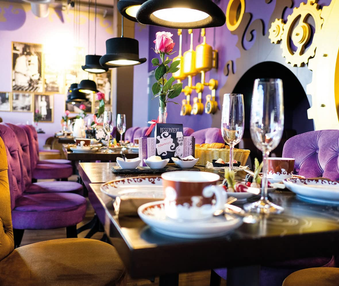 Peters, cutie cadou, amestec de praline cu sau fara alcool Bomboane de Ciocolata Naty Shop