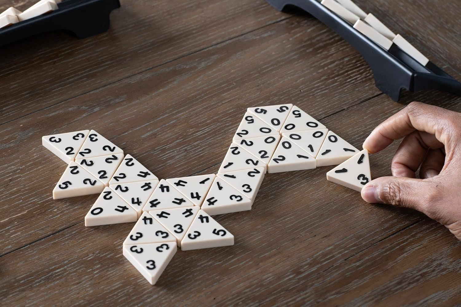 Goliath - Triominos Classic - Populární desková hra pro mládež a dospělé od 6 let - Rodinná zábavná a společenská hra pro 2-4 hráče - S taktikou a strategiemi pro děti i dospělé