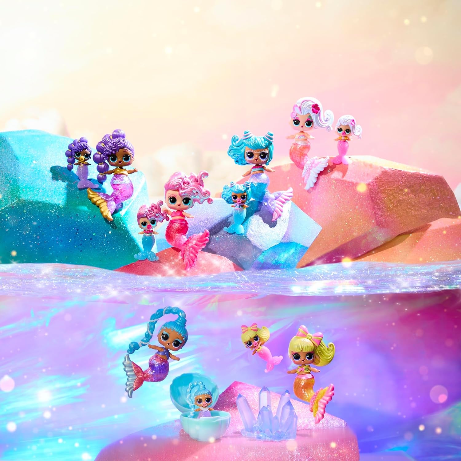 LOL Surprise! Mermaids Makeover Magic Tots – Luciu de buze adevărat pentru tine și păpușa ta, pentru a te crea singur, a amesteca și a crea machiaj, Joc distractiv cu apă, 6 păpuși de colecționat – Vârste 4+