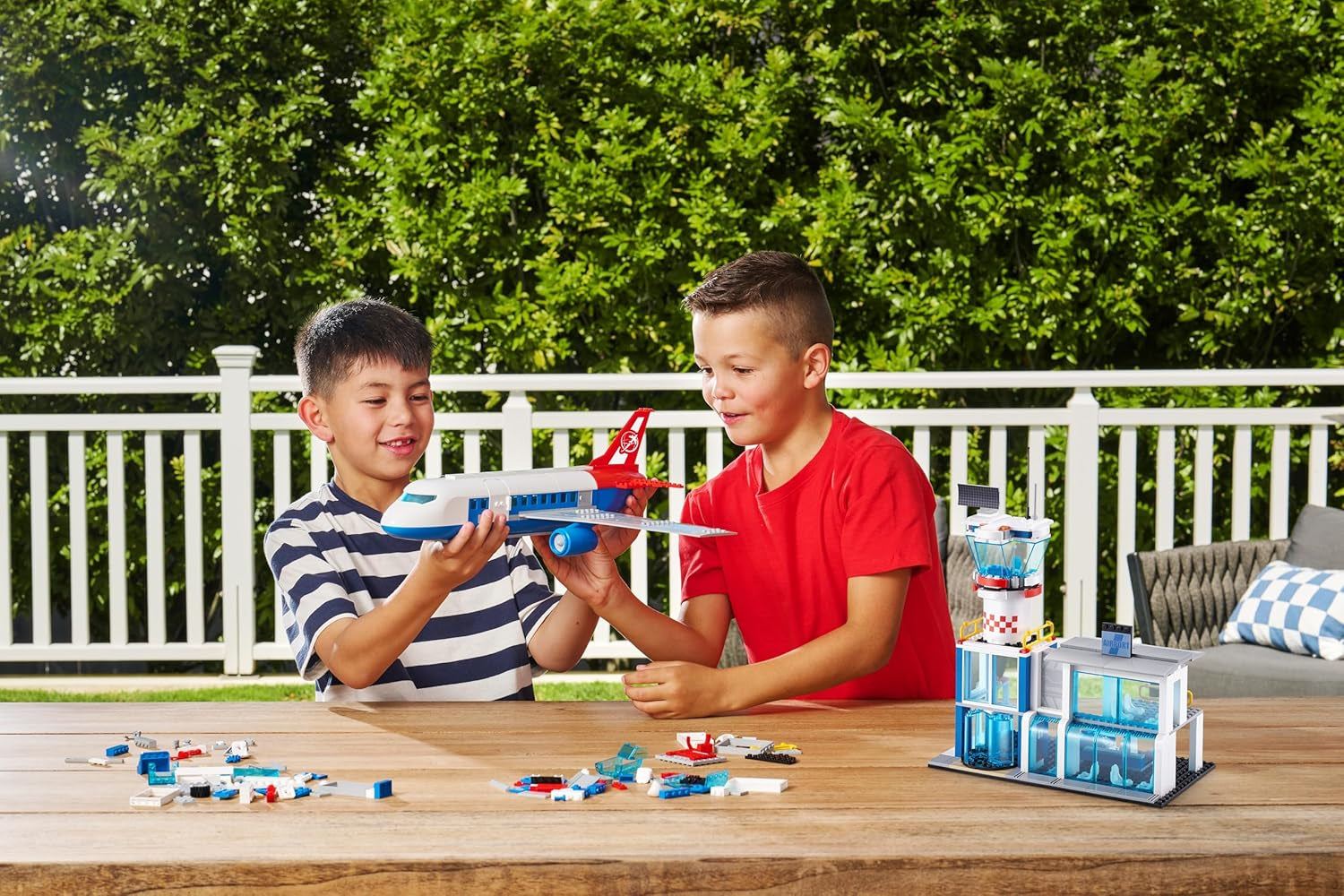 MAX Adventure Spielset Flughafen (793 Teile) Bausteine ​​​​Spielzeug für Kinder ab 5 Jahren Fahrzeuge Auspacken Rozbalení