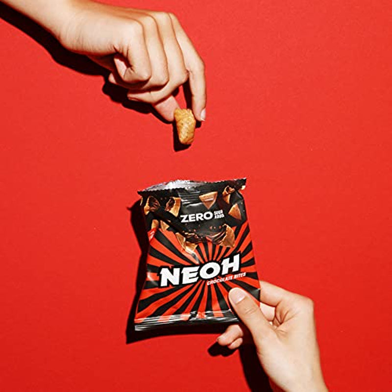 NEOH Čokoládové kousnutí | Bez přidaného cukru, 100 kcal na porci, křupavé kousky s krémovou lískooříškovou a kakaovou náplní, perfektní s sebou nebo jako náhrada müsli | Keto, Nízkosacharidové | Balení 3 x 29 g