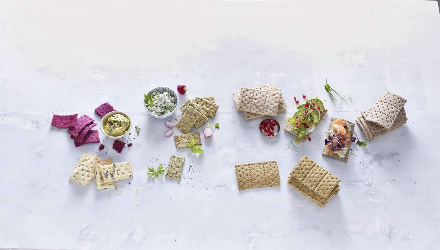 Betty Bossi Cracker Roller, ideální kuchyňský gadget pro přípravu Knäckebrot und Crackern für raffiniertes Fingerfood. Teigschneider mit tollen Rezeptideen.