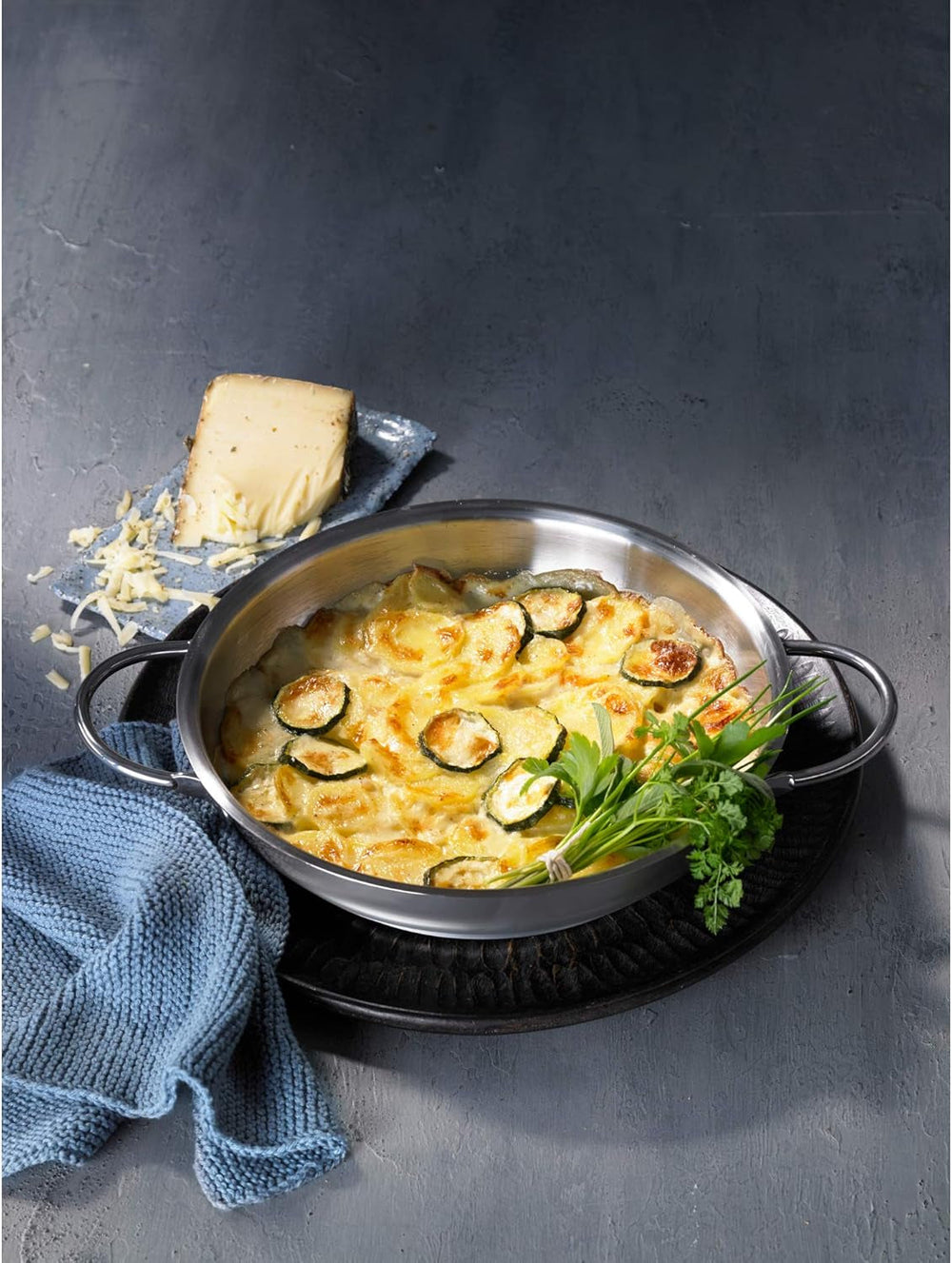 WMF Profi servírovací/pečící pánev 28 cm indukce, nerezová pánev Cromargan, nezakryté hrnce a pánve Naty Shop