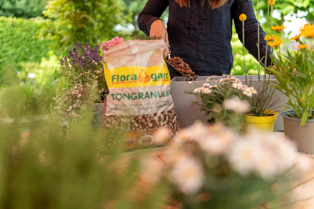 Granule keramzitu Floragard 50 l - přírodní drenážní materiál a hydroponický substrát pro květináče, vany, pokojové rostliny a květináče - zabraňuje hromadění vody, zajišťuje dobré provzdušňování