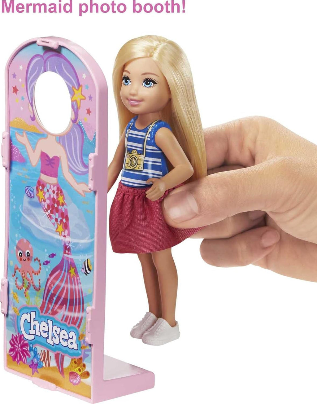 Barbie GHV82 - Chelsea Fairground Playset Cu Păpușă, Aprox. 15 Cm, Blondă, Cu Modă Și Accesorii, Cu Roată Ferris, Mașini Bumper, Pui Și Mai Mult, Jucărie Cadou Pentru Copii De La 3 La 7 Ani Papusi Naty Shop