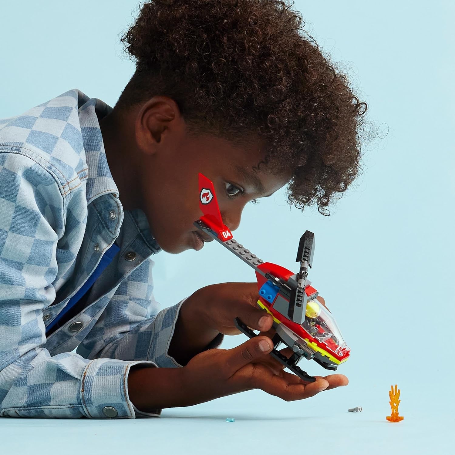 LEGO City hasičský vrtulník, stavebnice vrtulníku a figurky pilota, hasičský vrtulník pro nápaditý herní zážitek, dárek pro děti, chlapce a dívky od 5 let 60411 Stavebnice Besuche den LEGO-Store