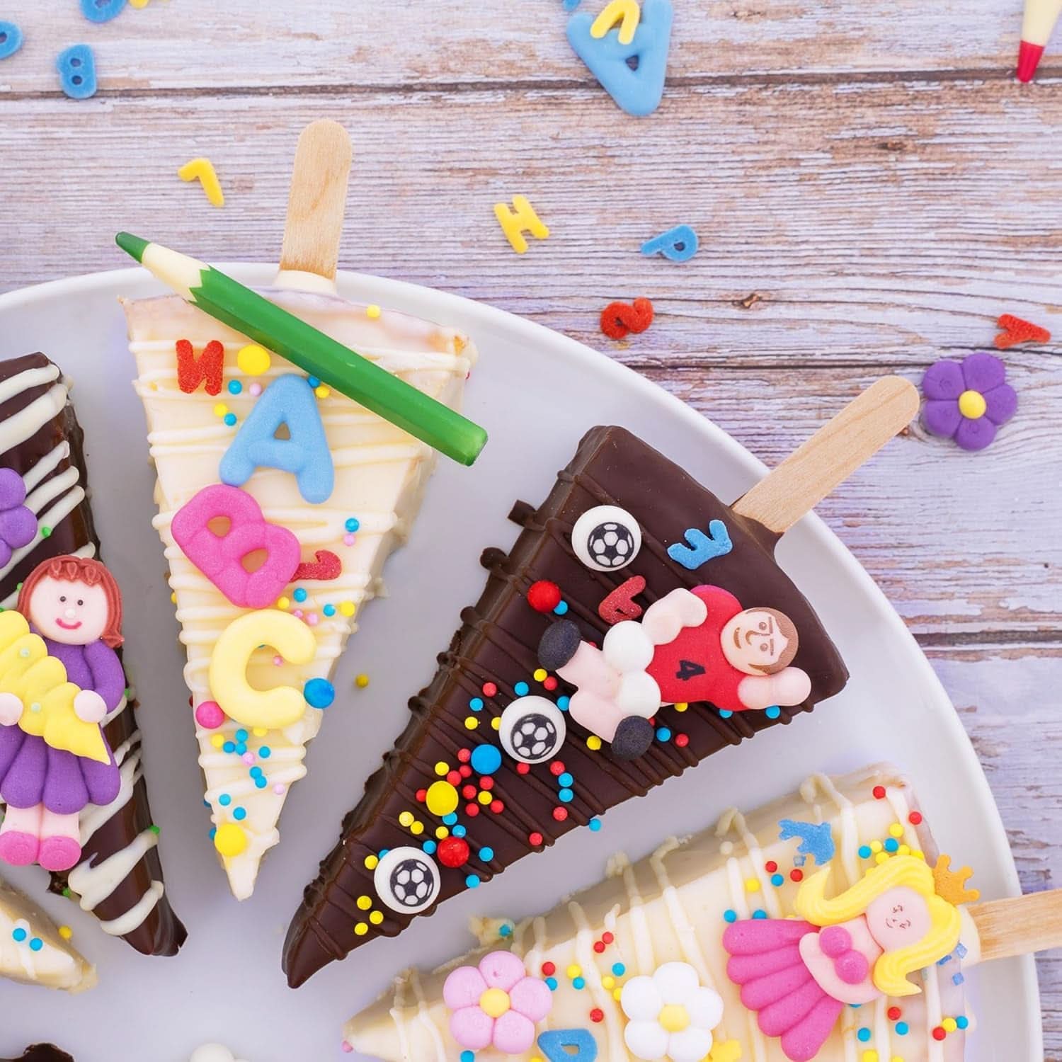 Günthart Backdecor 12 Fotbaliști de zahăr și mingi de fotbal, 21 grame Naty Shop