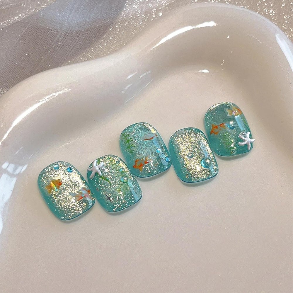 2 Stück Selbstklebende Nagelsticker Mit Muscheleffekt, Vierstrahlstern Und Goldfisch Design, Nagelaufkleber Für Fingernägel, Nail Art Zubehör Für Gelnägel