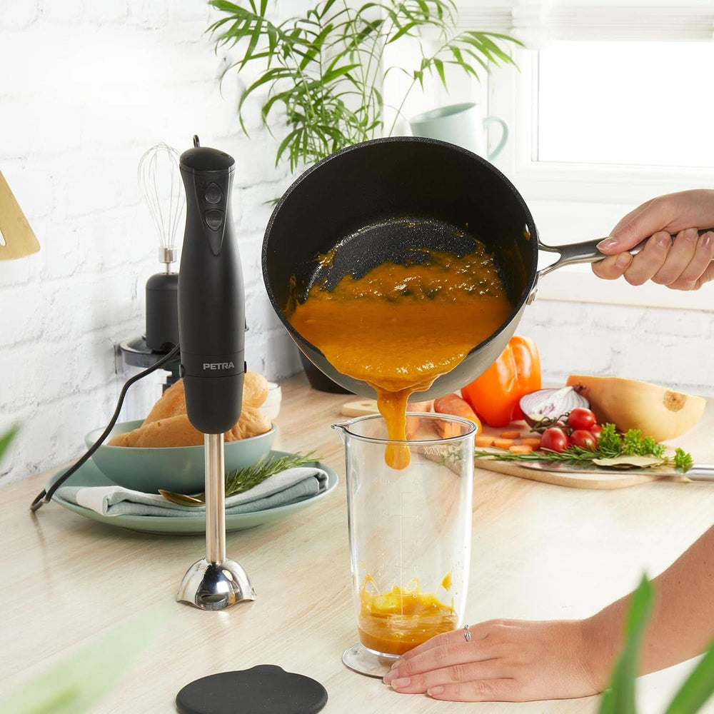 Petra PT2827BMBLKVDE 3-v-1 mixér – nástavce bez Bpa, 500 ml-Schüssel, 700 ml-Becher, Schneebesen, Mixen, Zerkleinern, 2 Geschwindigkeiten, Edelstahlklingen, Für Babynahrung, Na Saucenty Smooth a 50