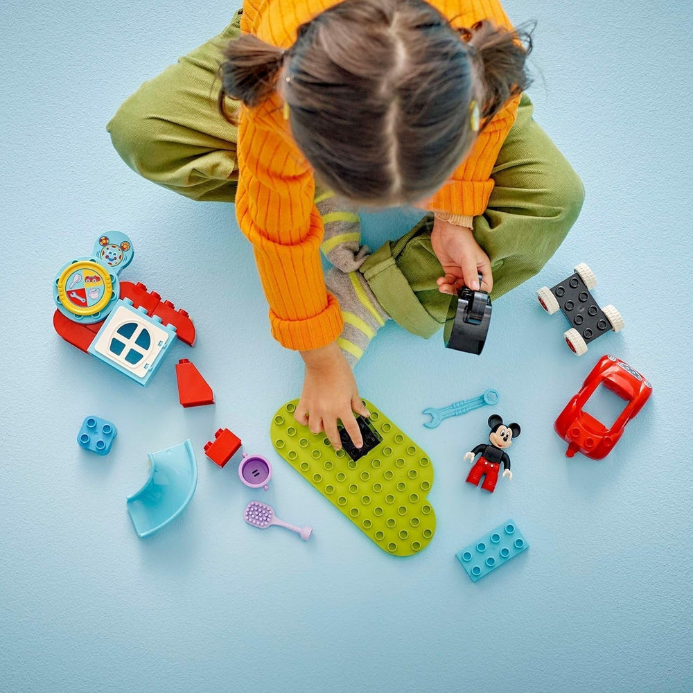 LEGO DUPLO - Disney Mickey's Clubhouse și mașină - jucărie educativă pentru preșcolari - set de construcție cu 2 minifigurine, inclusiv Mickey Mouse și Computer Toodles - idee de cadou pentru băieți și fete de la 2 ani 10454 Seturi de constructie Besuche den LEGO-Store
