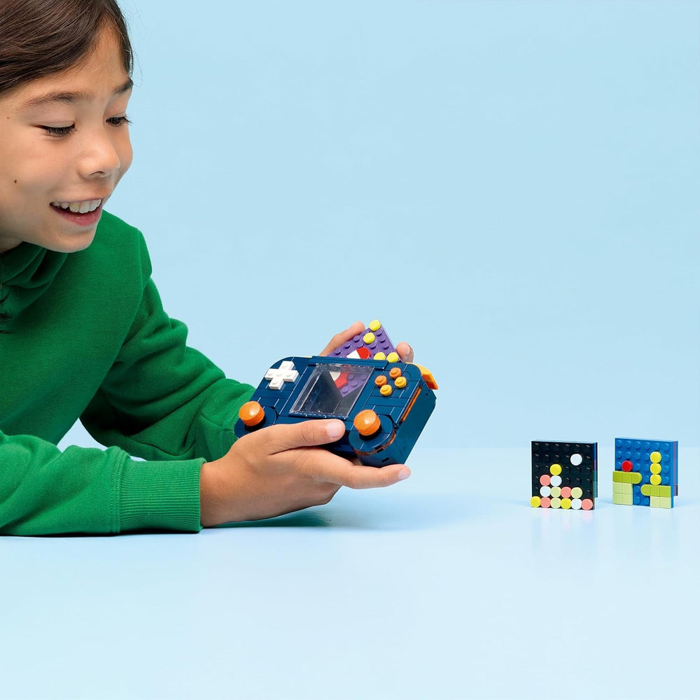 Retro herní konzole LEGO Creator 3v1 – promění se v arkádový automat nebo počítač s klávesnicí a myší – nápad na dárek pro hráče a chlapce a dívky od 8 let – 31380