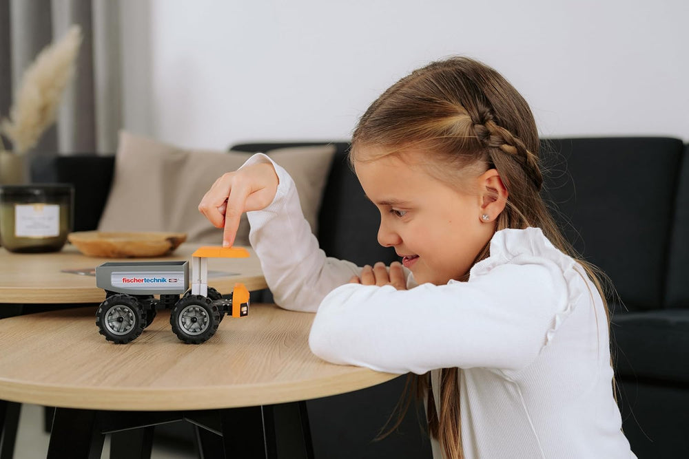 fischertechnik Truck 576105 – pädagogisches Konstruktionsspielzeug, LKW-Spielzeug-Bausatz für Kinder ab 7 Jahren, oranžová