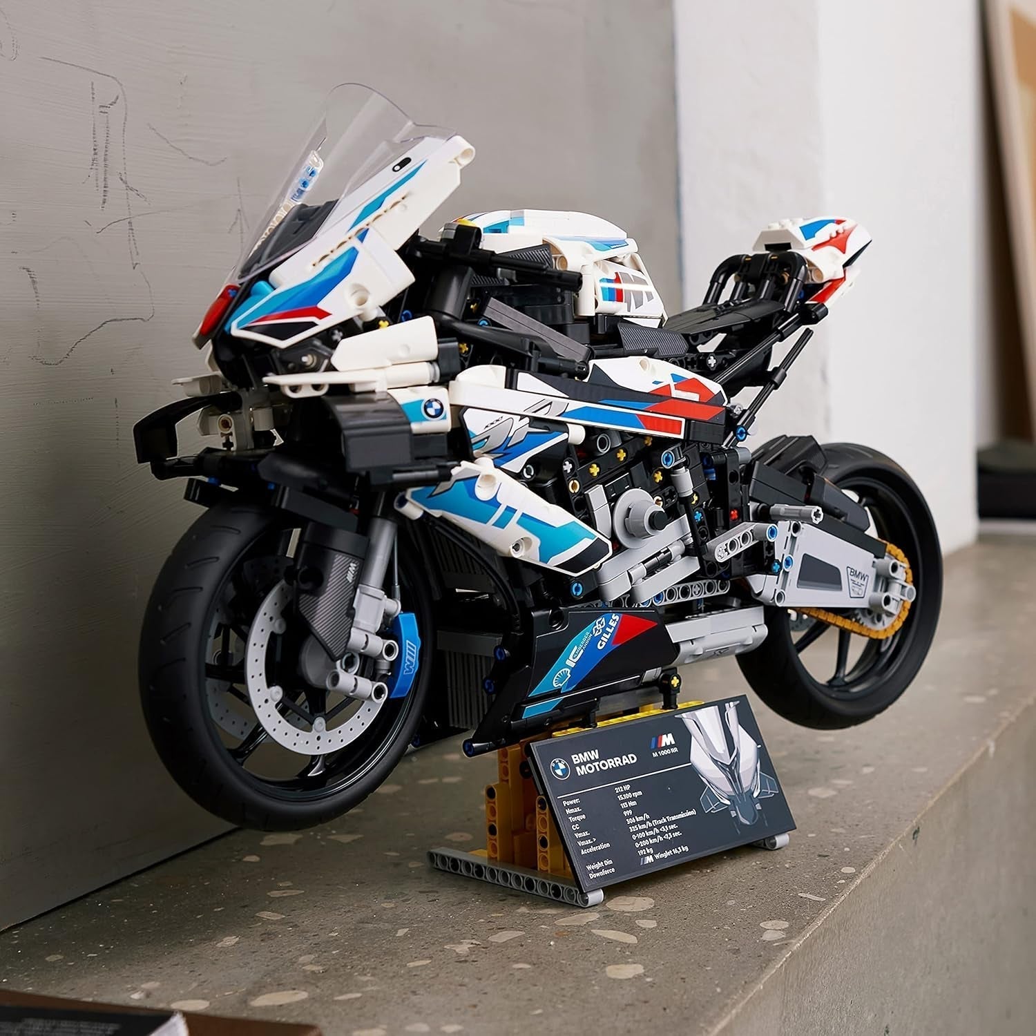 Stavebnice LEGO Technic BMW M 1000 RR Model motocyklu pro dospělé jako řemeslný dárek pro muže a ženy Dekorace domova nebo kanceláře 42130 Stavebnice Besuche den LEGO-Store