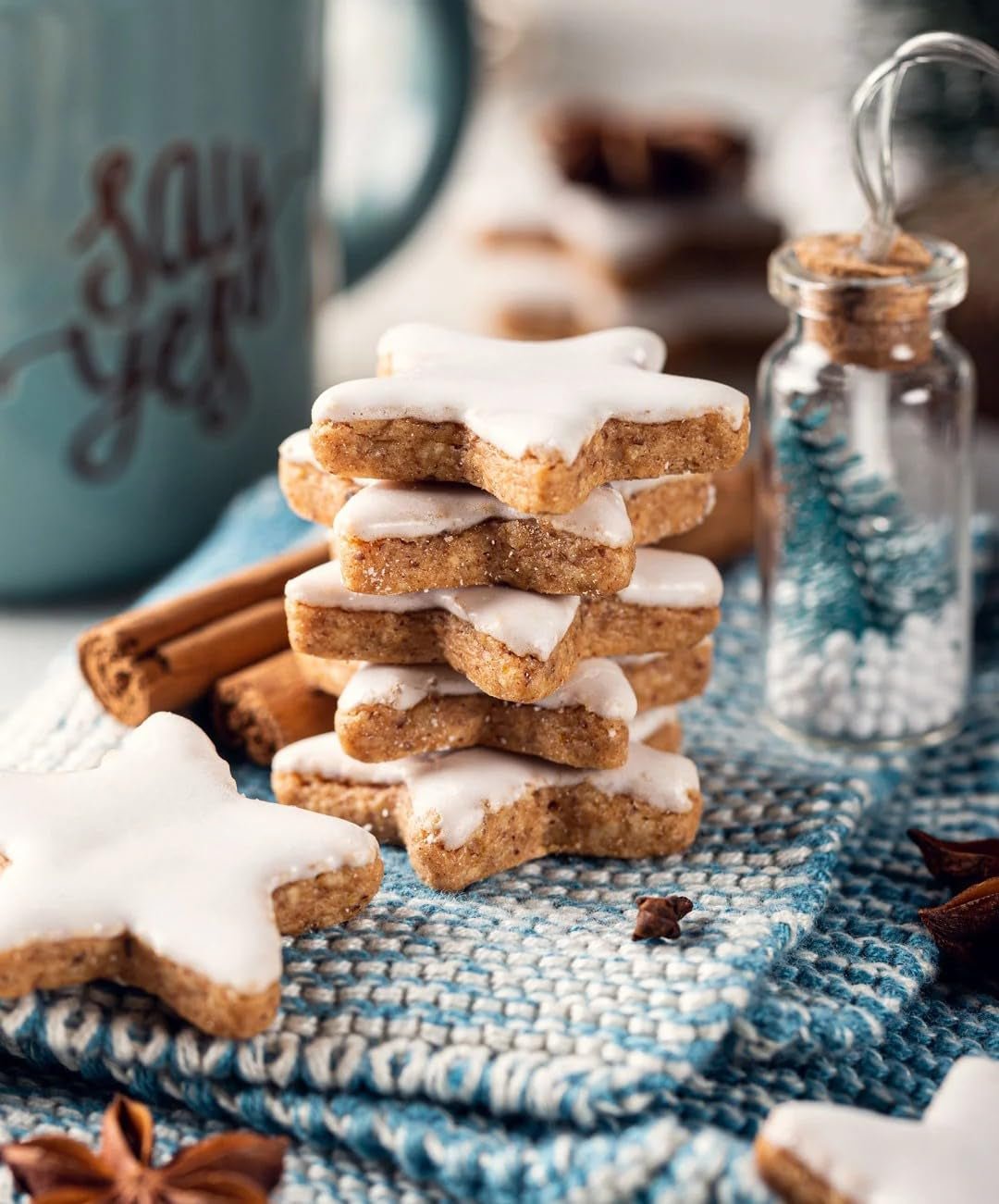 Glazură RUF gata de utilizare, poate fi folosită imediat fără amestecare, glazură pentru biscuiți și prăjituri, ca glazură de zahăr de bază sau pentru colorare și aromatizare, 1 x 150g (pachet de 4) Pasta de zahar Naty Shop