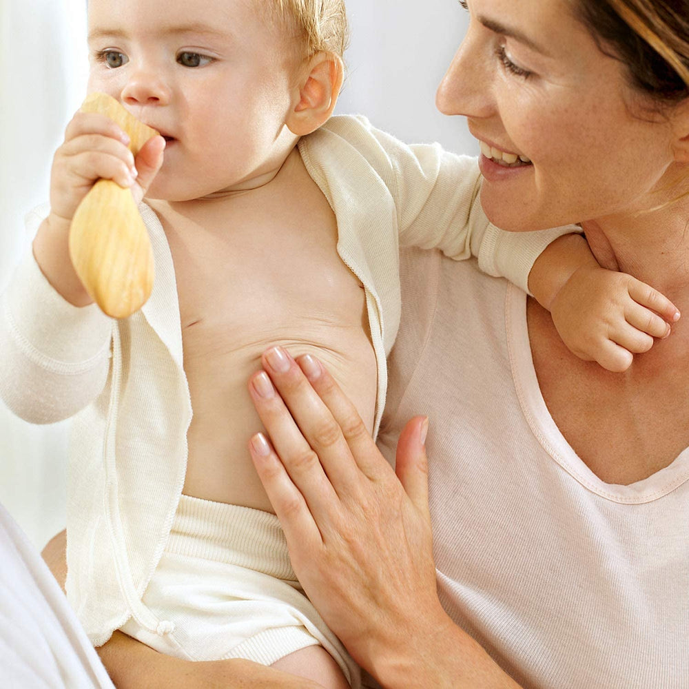 WELEDA Organic Baby Calendula Care Milk - Loțiune de corp cosmetică naturală cu ulei de migdale și ceară de albine pentru îngrijirea și curățarea pielii uscate a bebelușilor. Loțiune delicată de îngrijire a pielii pentru bebeluși și copii (1x 200ml) Copii - Baie si Skincare Naty Shop