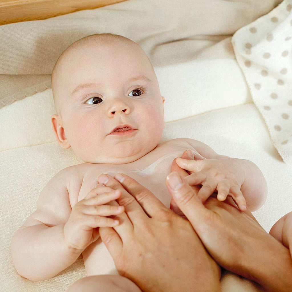 WELEDA Organic Baby Derma White Mallow Care Lotion - Cosmetice naturale Loțiune hidratantă pentru corp pentru calmarea și îngrijirea intensivă a pielii foarte sensibile, neurodermice și uscate (1 x 200 ml) Copii - Baie si Skincare Naty Shop